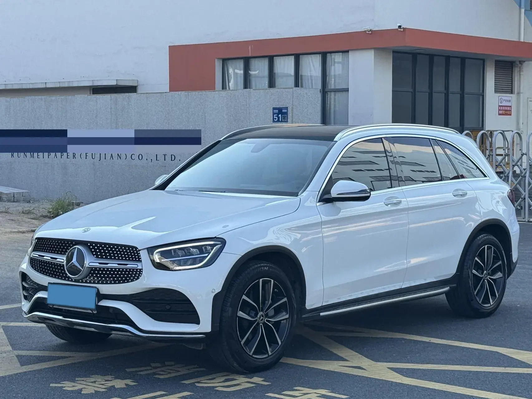 2021 MERCEDES-BENZ GLC view 1