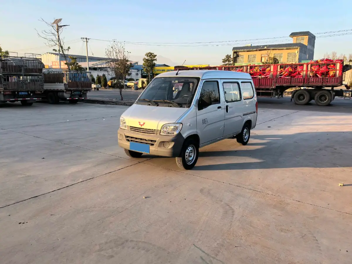 2015 WuLing ZhiGuang 1.2L 82HP L4 5MT