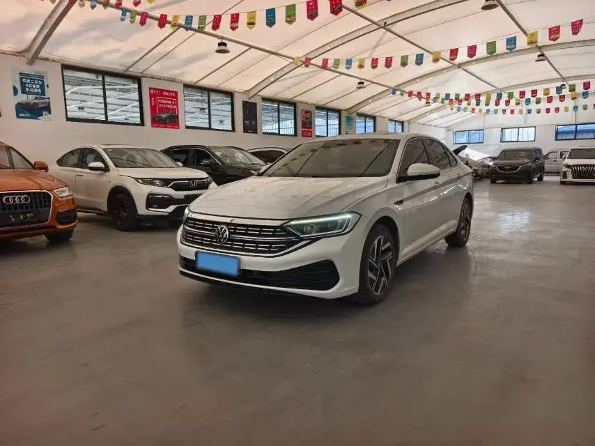 2023 VOLKSWAGEN SAGITAR view 1