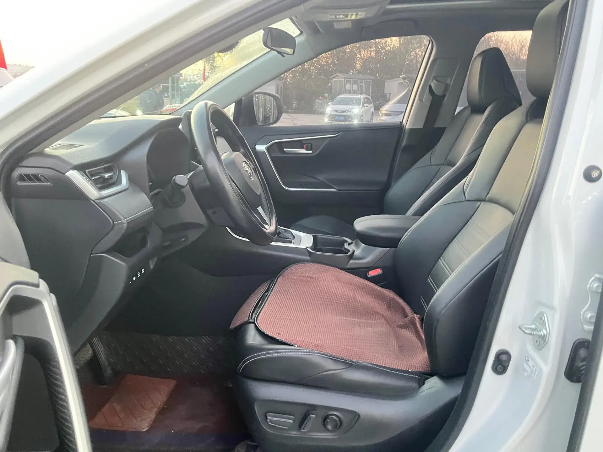 2023 TOYOTA WILDLANDER thumbnail 3