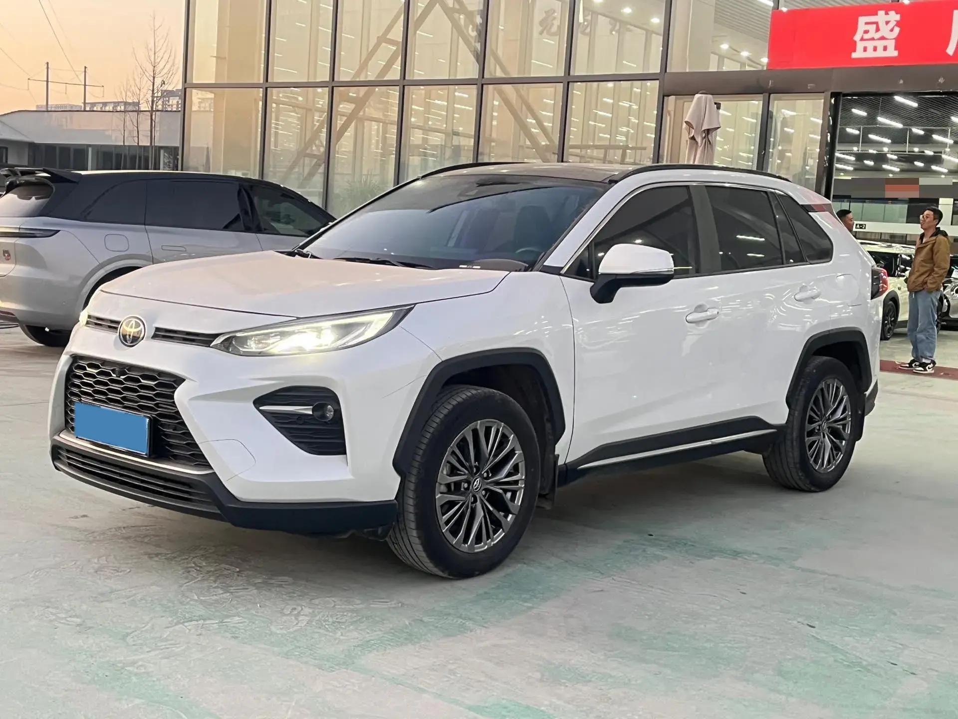 2023 TOYOTA WILDLANDER view 1