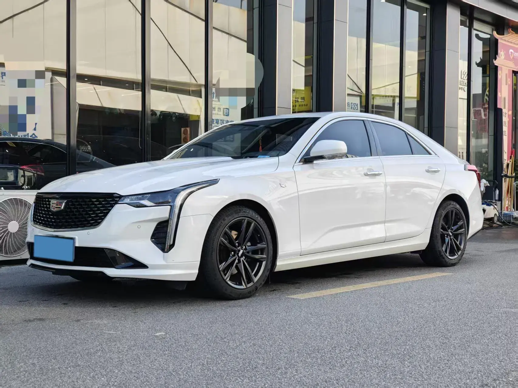 2022 CADILLAC CT4 view 1