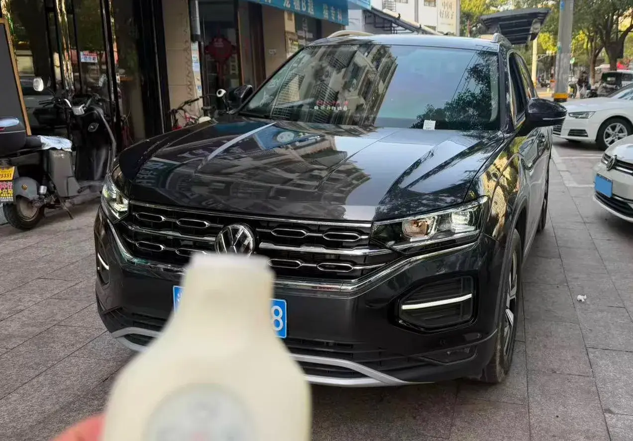 2019 VOLKSWAGEN TAYRON view 1