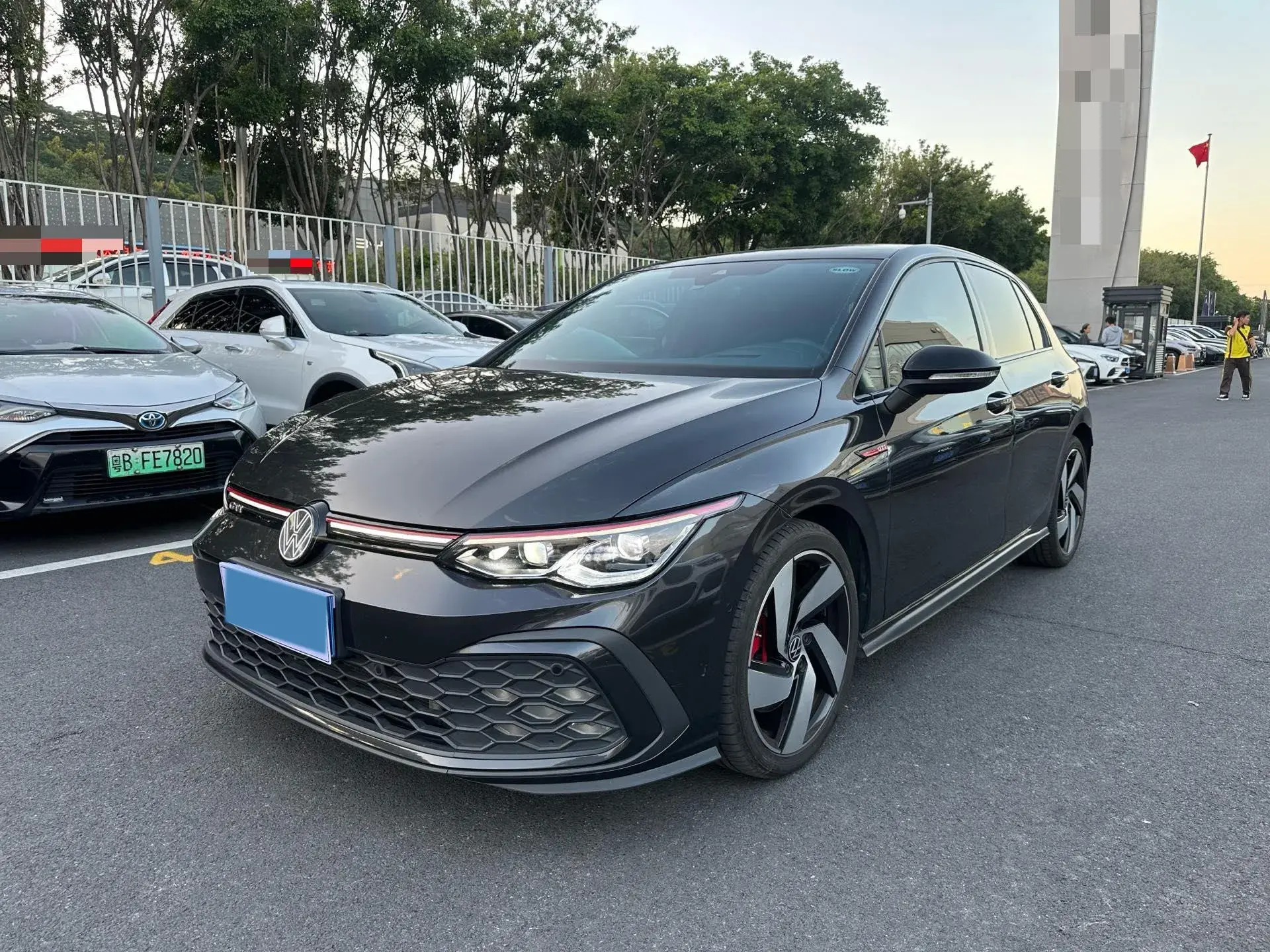 2021 VOLKSWAGEN GOLFGTI view 1