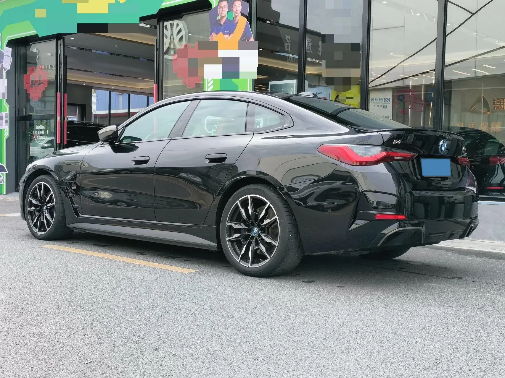 2023 BMW I4 thumbnail 4