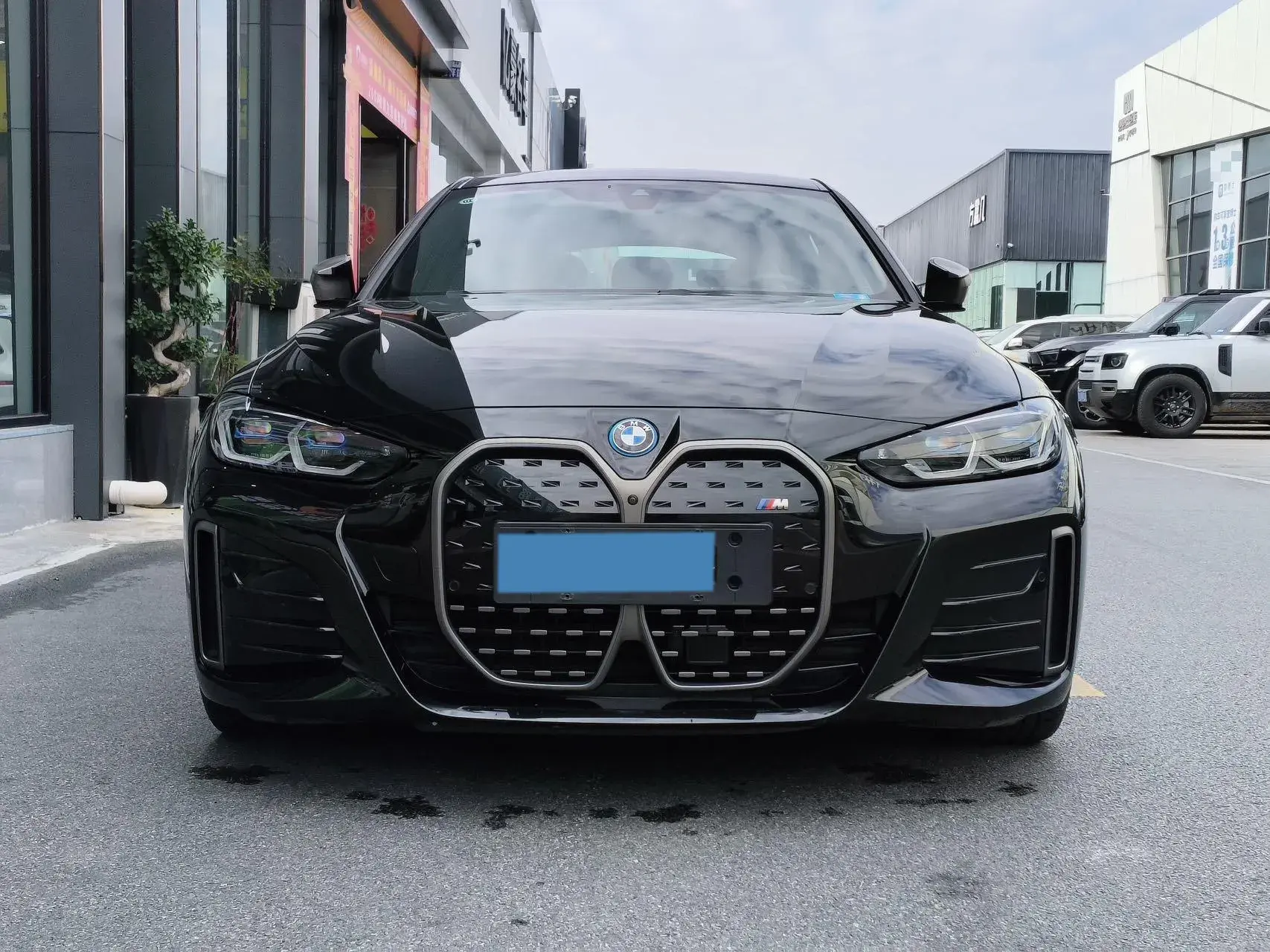 2023 BMW I4 thumbnail 2