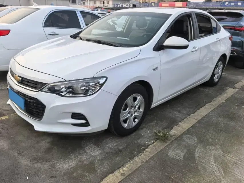 2019 CHEVROLET CAVALIER view 1