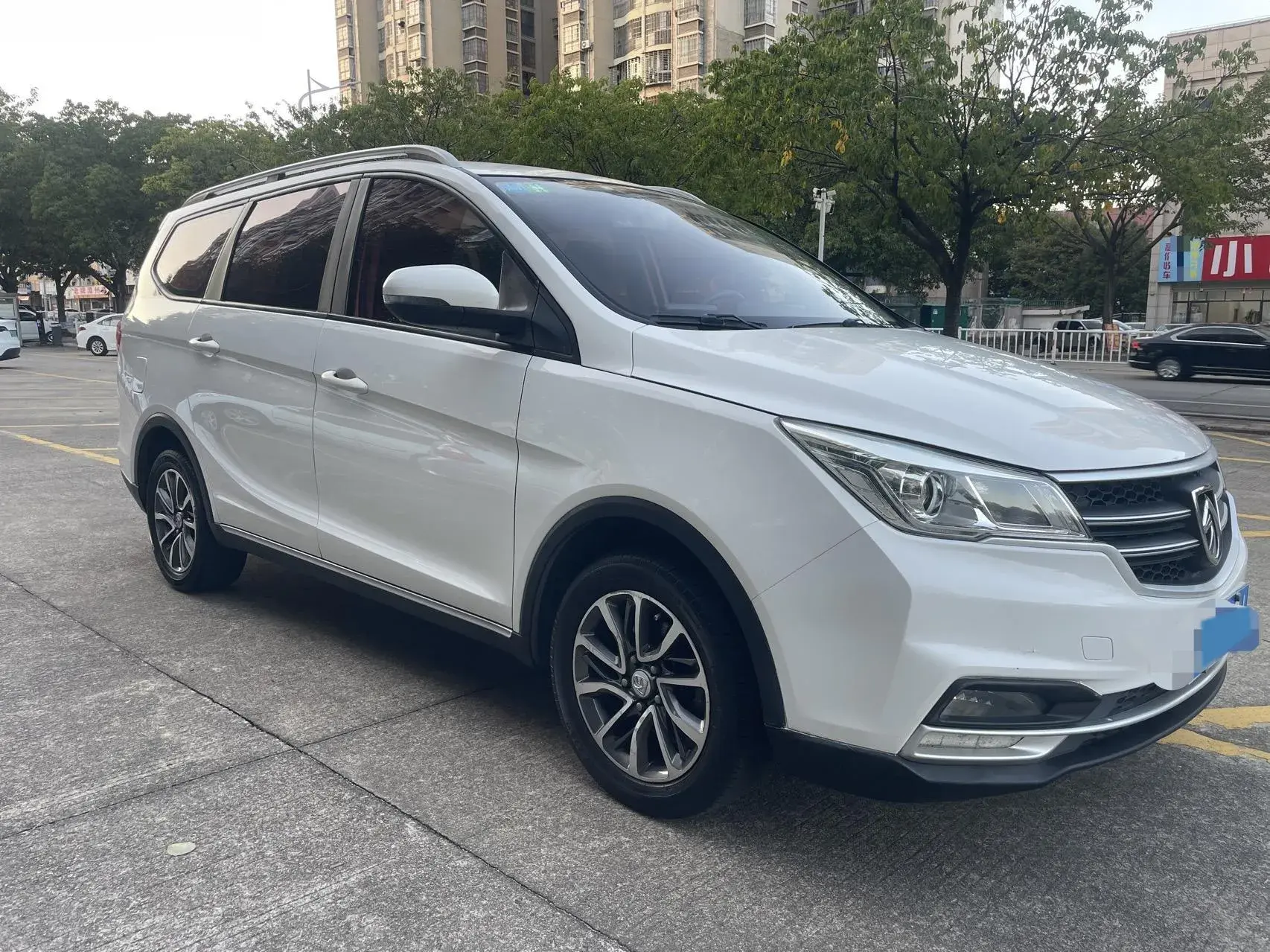 2019 BAOJUN 730 thumbnail 3