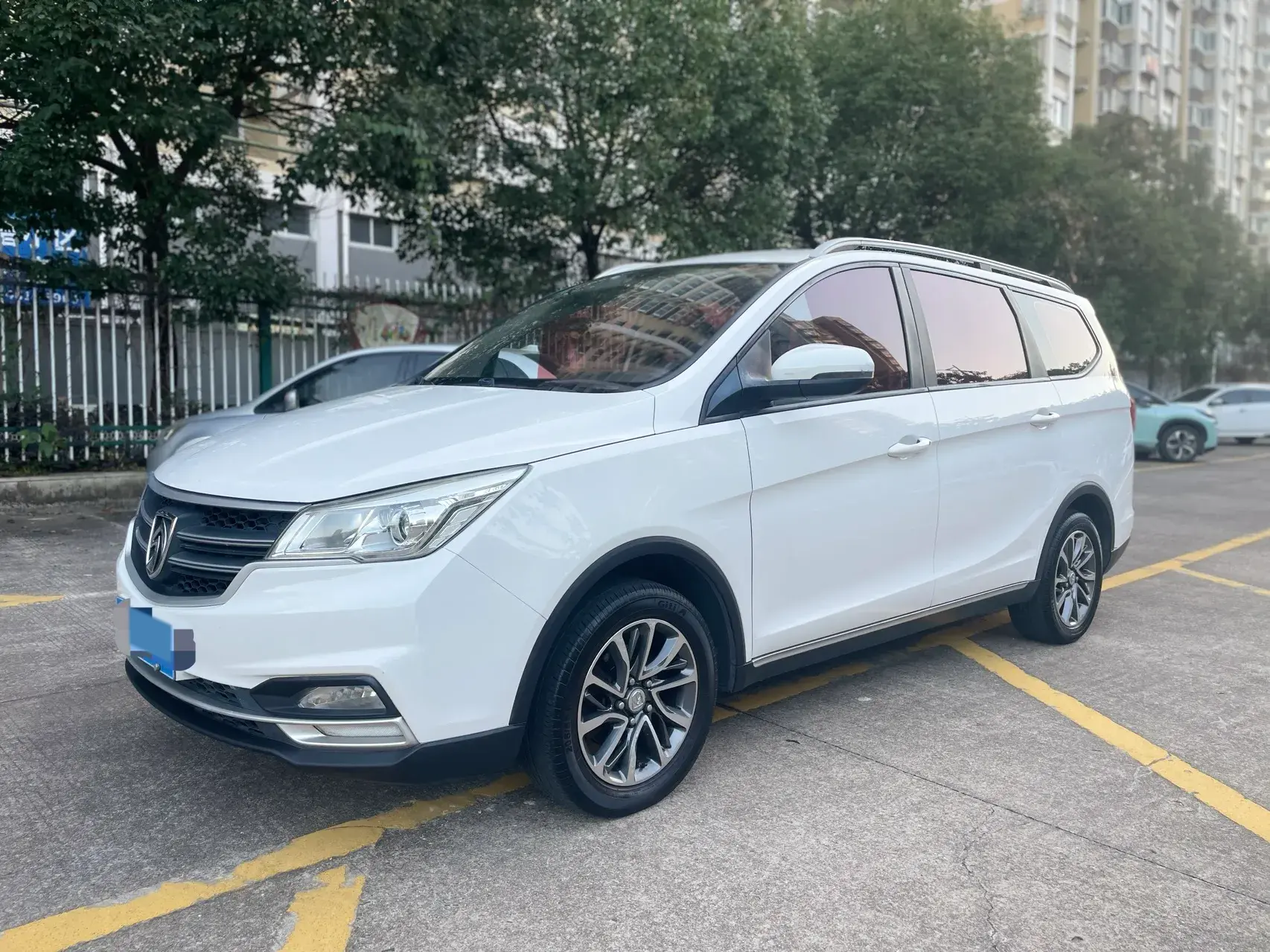 2019 BAOJUN 730 view 1