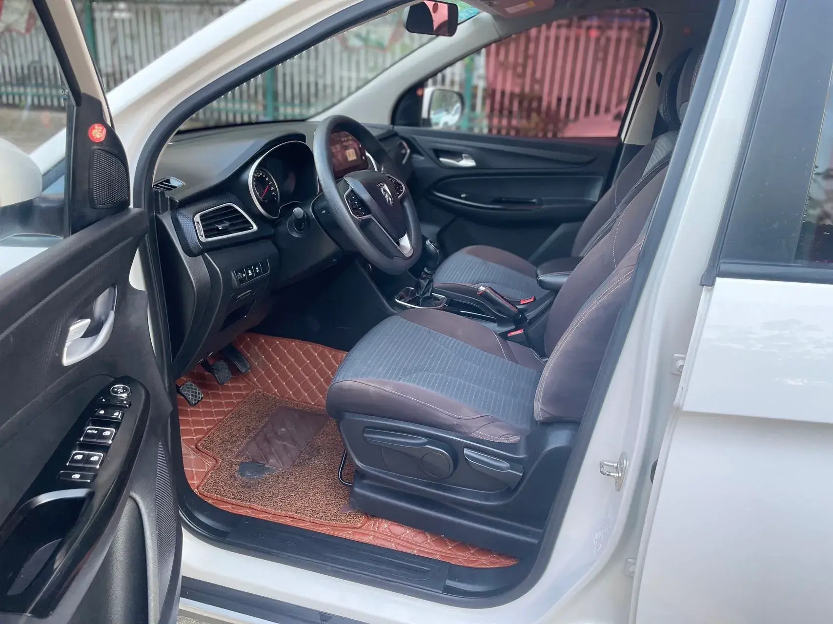 2019 BAOJUN 730 thumbnail 4