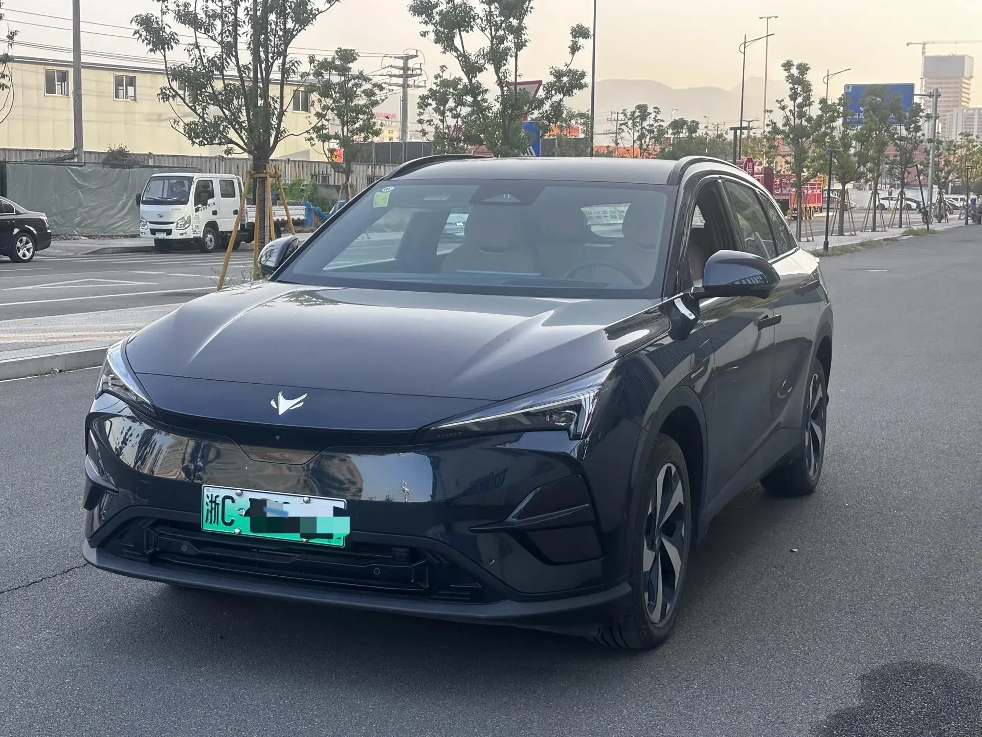 2025 ARCFOX ΑT5 view 1