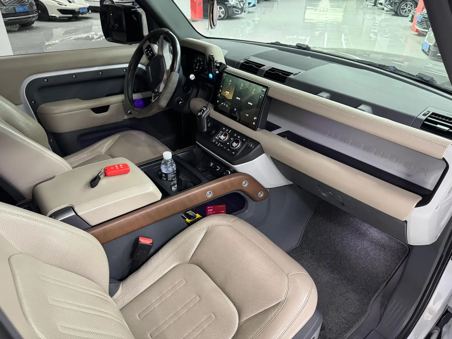 2022 LAND ROVER thumbnail 4