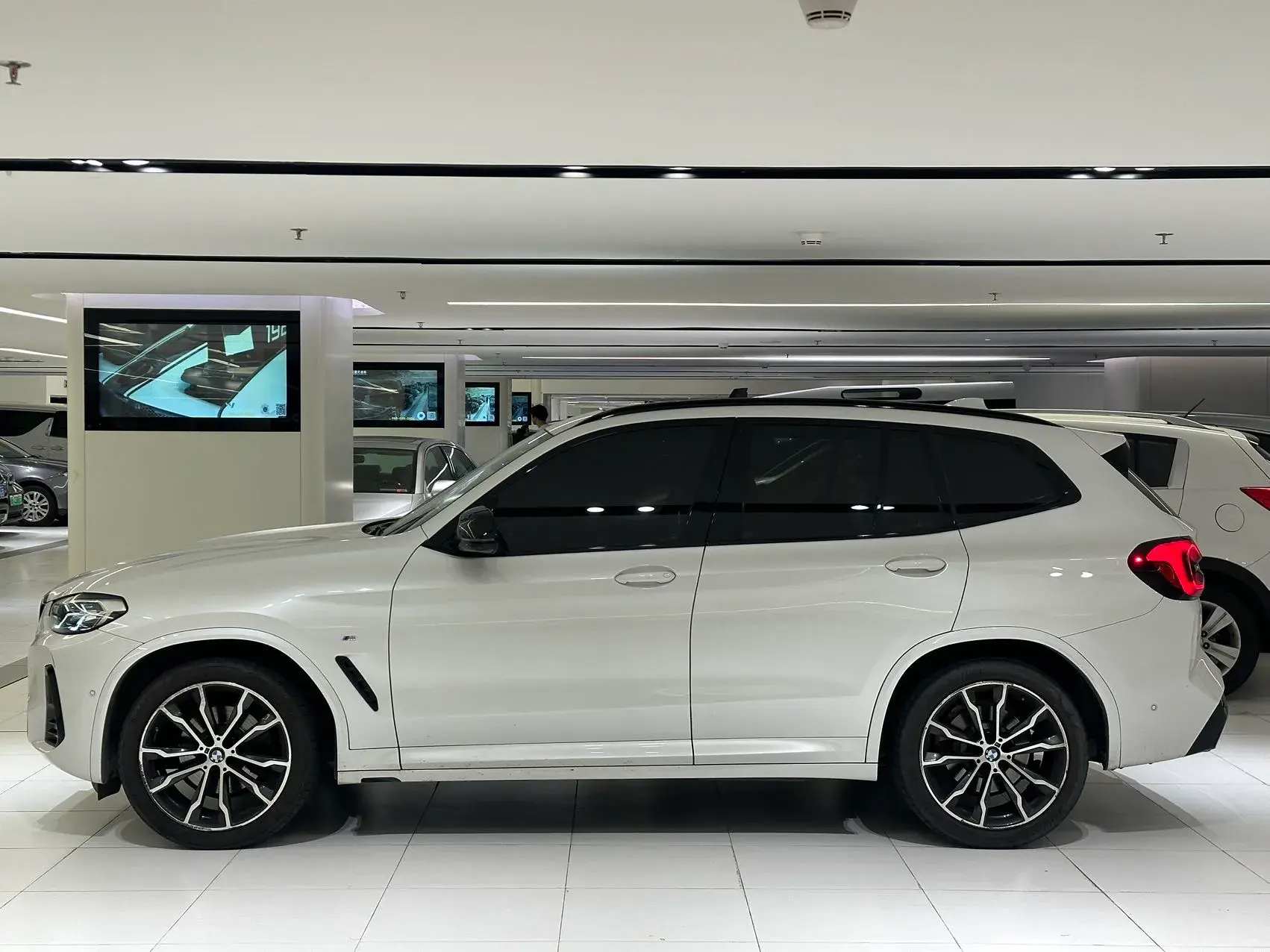 2022 BMW X3 thumbnail 2