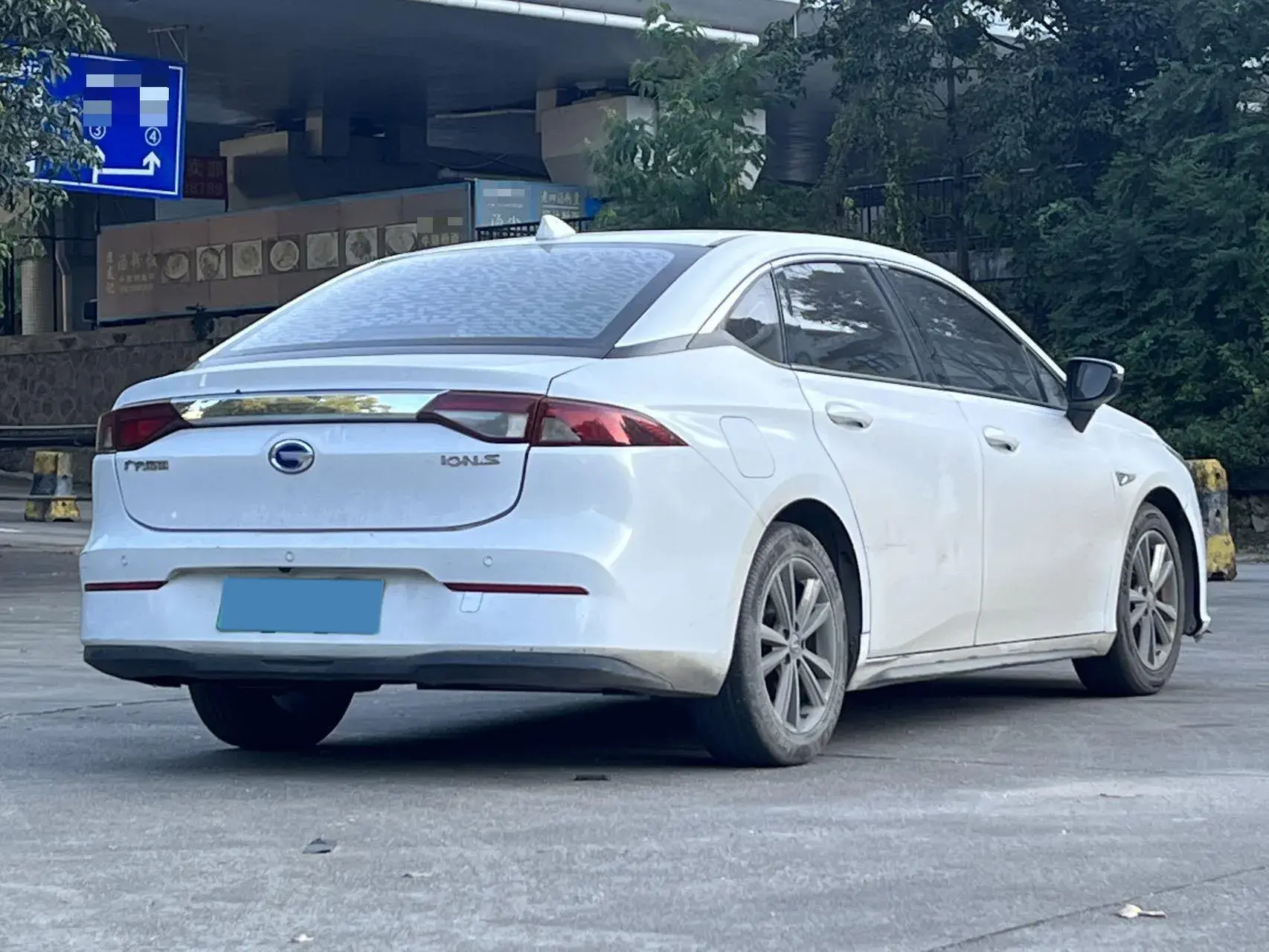 2019 AION S thumbnail 4