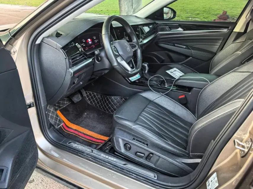 2022 VOLKSWAGEN PASSAT thumbnail 4