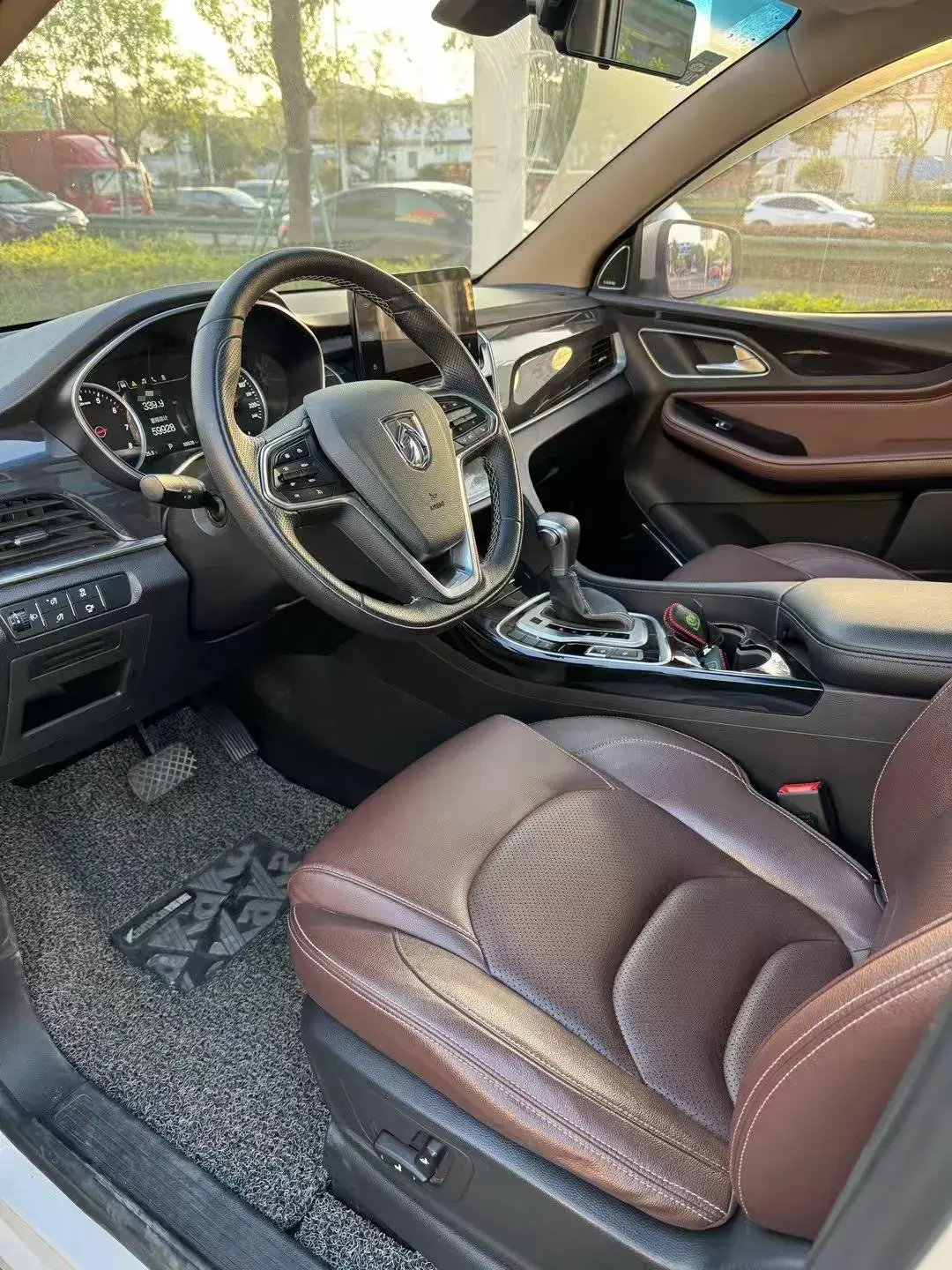 2017 BAOJUN 560 thumbnail 3