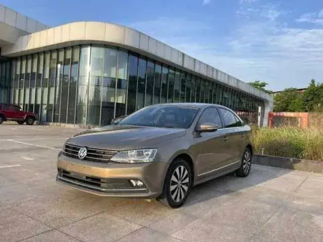 2018 VOLKSWAGEN SAGITAR view 1