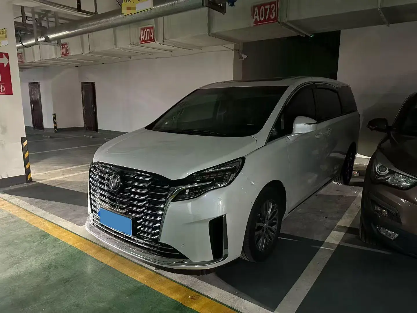 2022 BUICK GL8 view 1