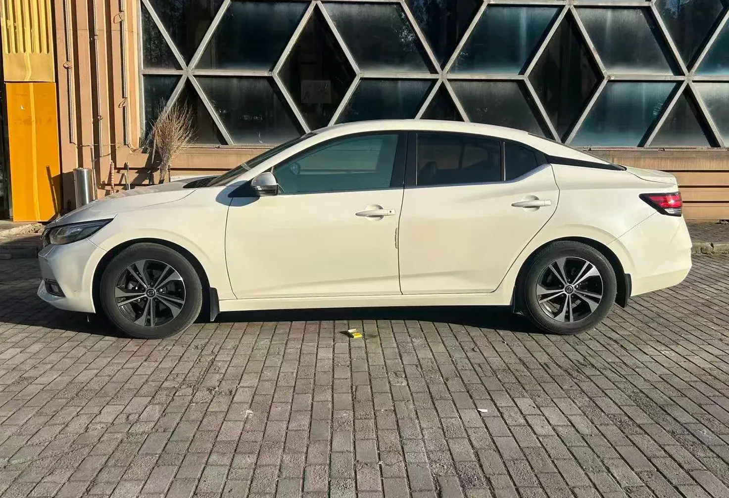 2020 NISSAN SYLPHY thumbnail 3