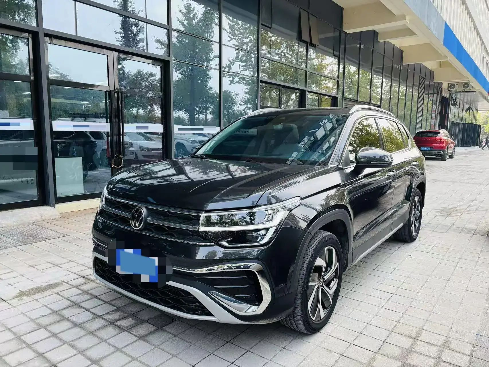 2023 VOLKSWAGEN THARU view 1