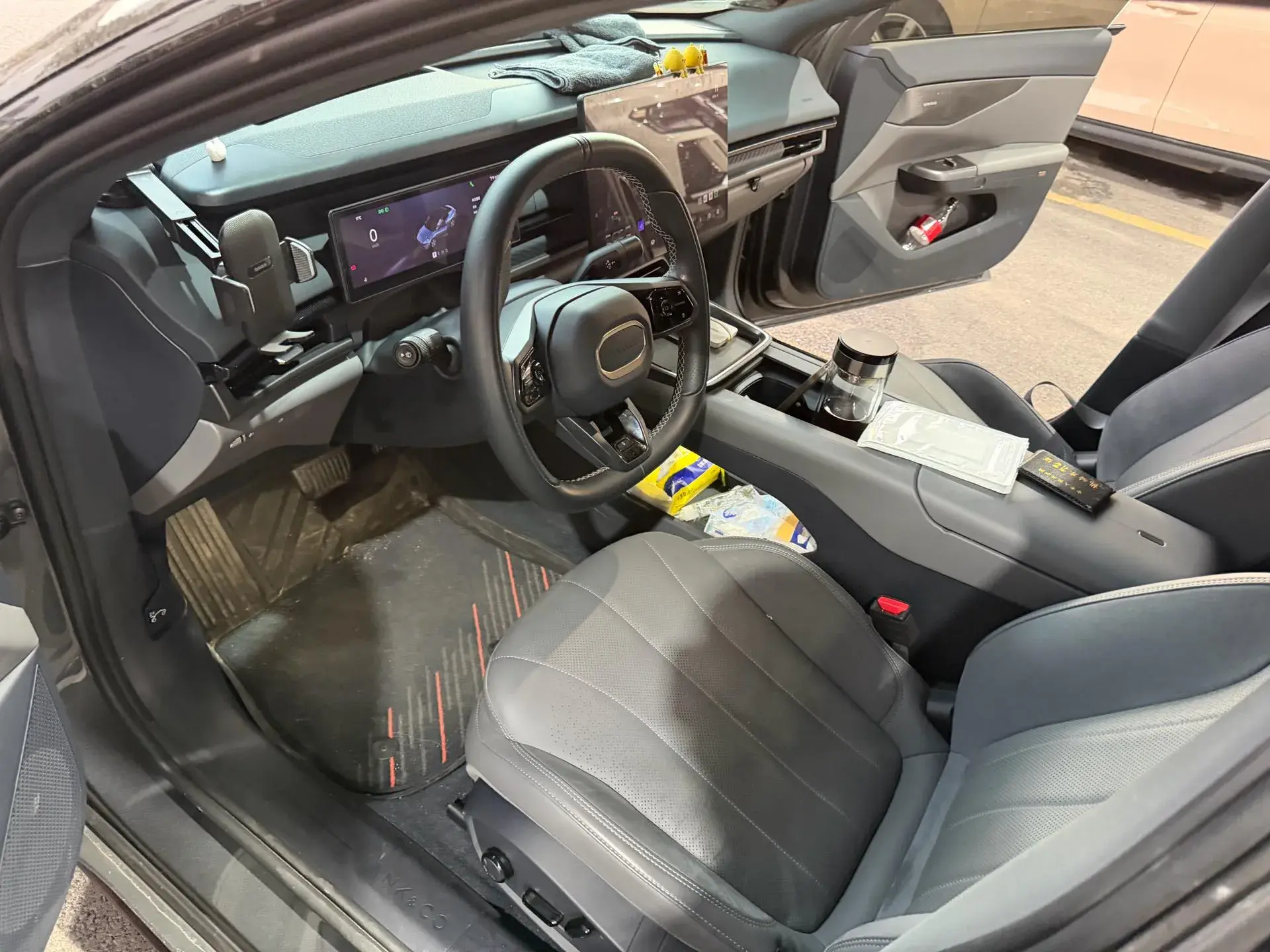 2024 LYNK&CO 07 thumbnail 3