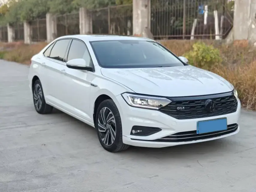 2022 VOLKSWAGEN SAGITAR thumbnail 3