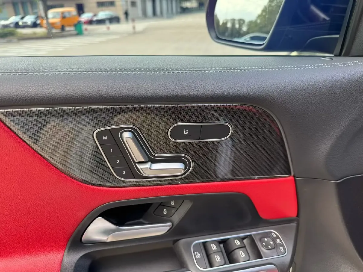 2021 Mercedes-Benz GLB AMG 2.0T 306HP L4 8DCT,autocango,china used car exporter,china ev exporter,chinese used car exporter,chinese used ev exporter