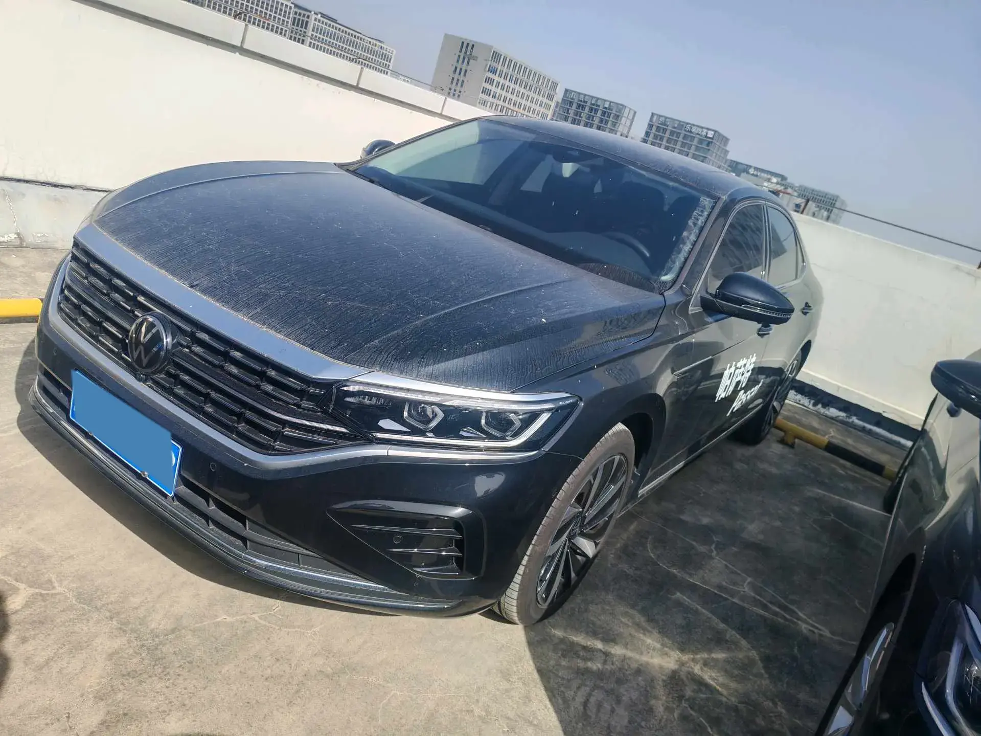 2024 VOLKSWAGEN PASSAT view 1
