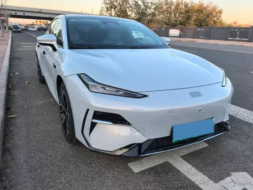 2025 GEELY GALAXY thumbnail 3