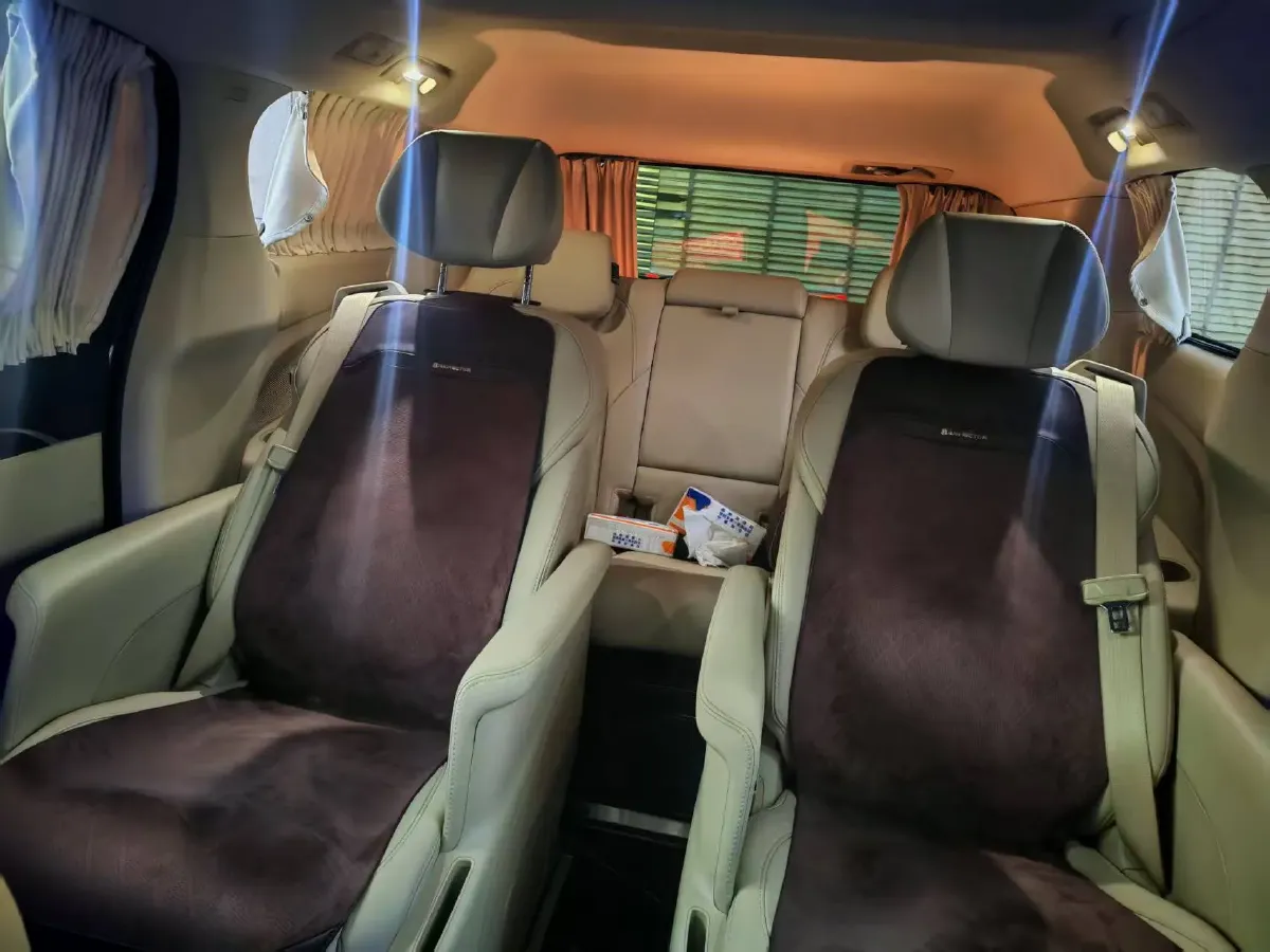 2023 Buick GL8 2.0T 237HP L4 9AT,autocango,china used car exporter,china ev exporter,chinese used car exporter,chinese used ev exporter