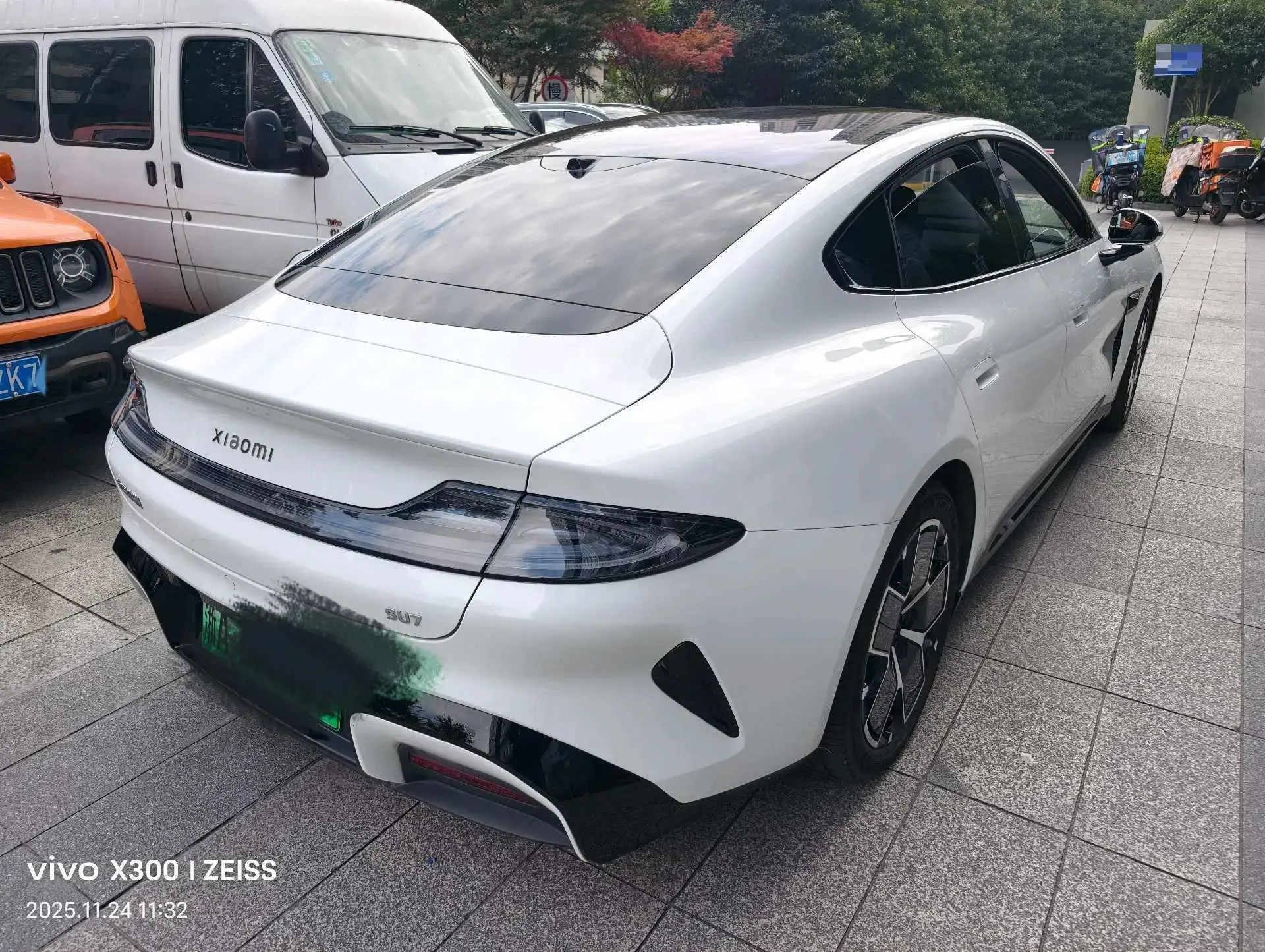 2024 MI SU7 thumbnail 2