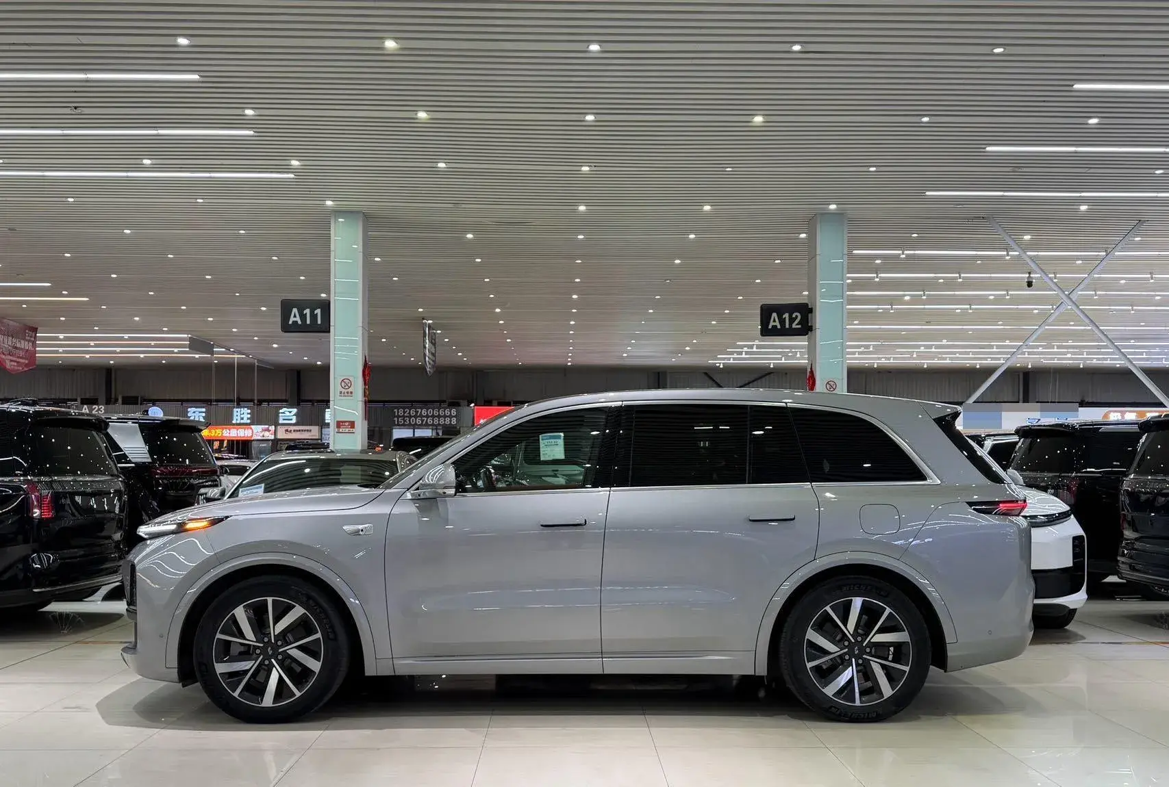 2023 LI L8 thumbnail 2