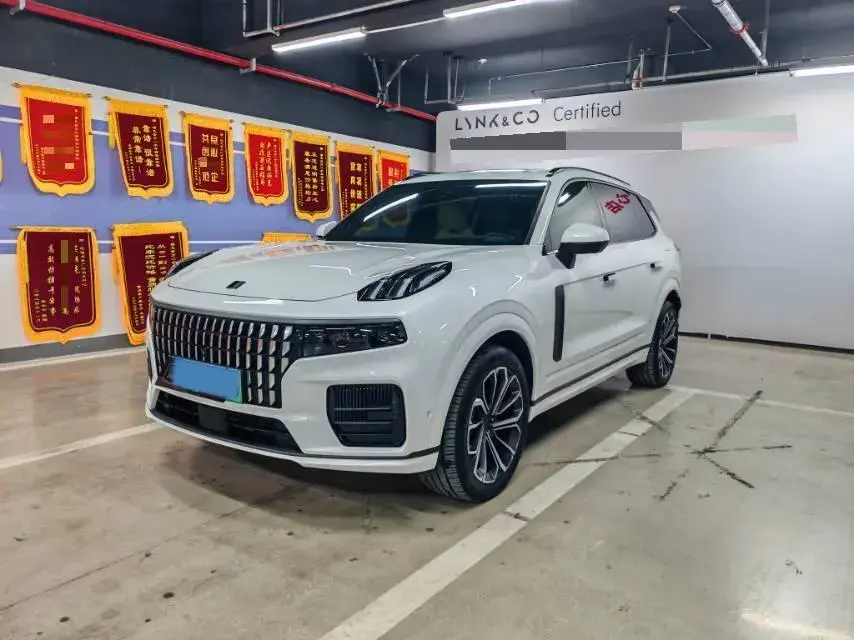 2023 LYNK&CO 09 EM-P 2.0T 254HP L4 3DHT PHEV 40.1KWH