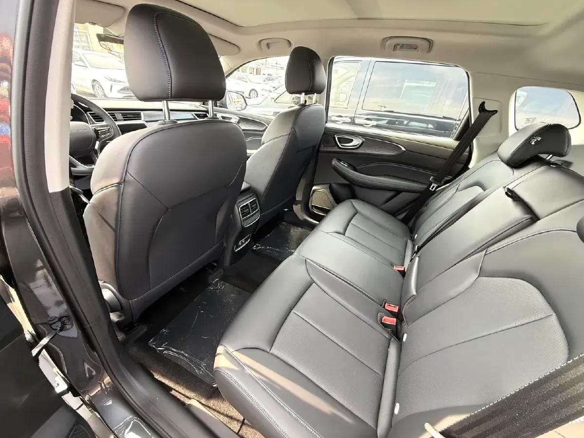 2025 Roewe RX5 1.5T 181HP L4 7DCT,autocango,china used car exporter,china ev exporter,chinese used car exporter,chinese used ev exporter