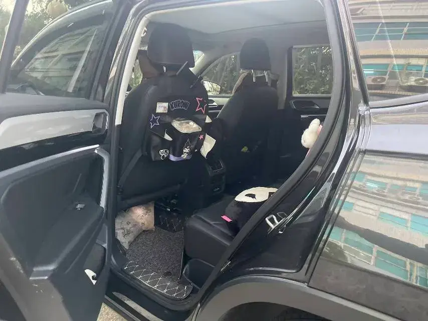 2019 VOLKSWAGEN TAYRON thumbnail 3