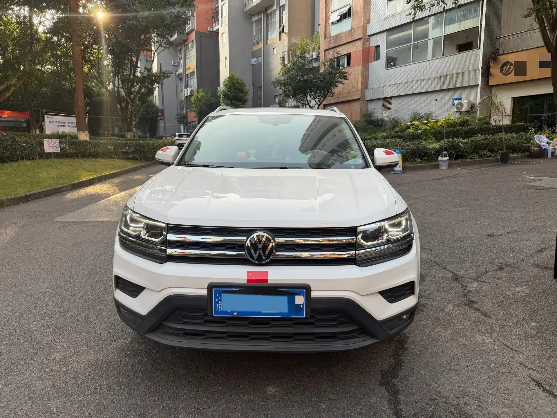 2021 VOLKSWAGEN THARU thumbnail 2