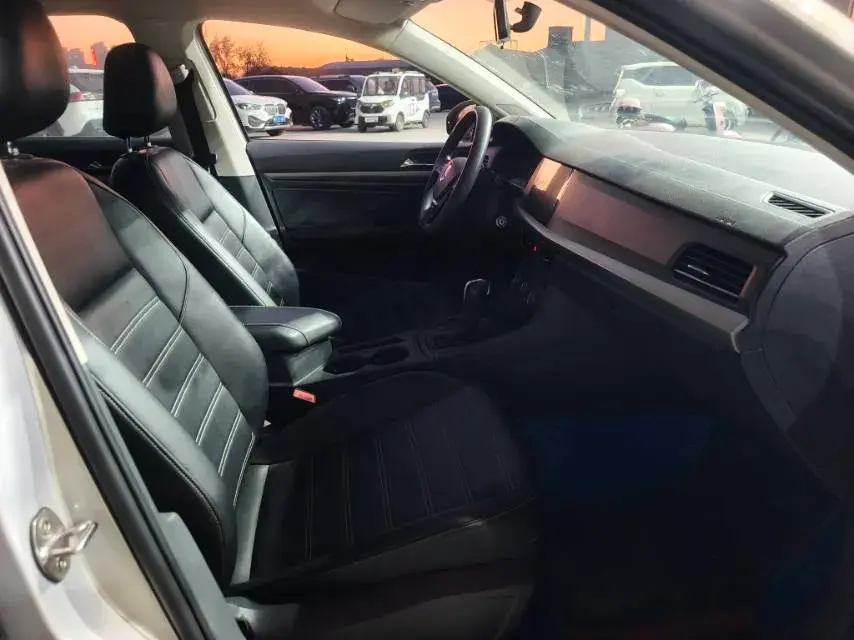 2019 VOLKSWAGEN LAVIDA thumbnail 4