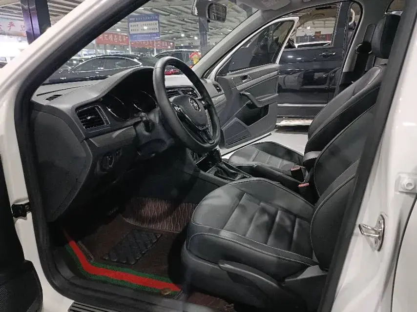 2018 VOLKSWAGEN LAVIDA thumbnail 2