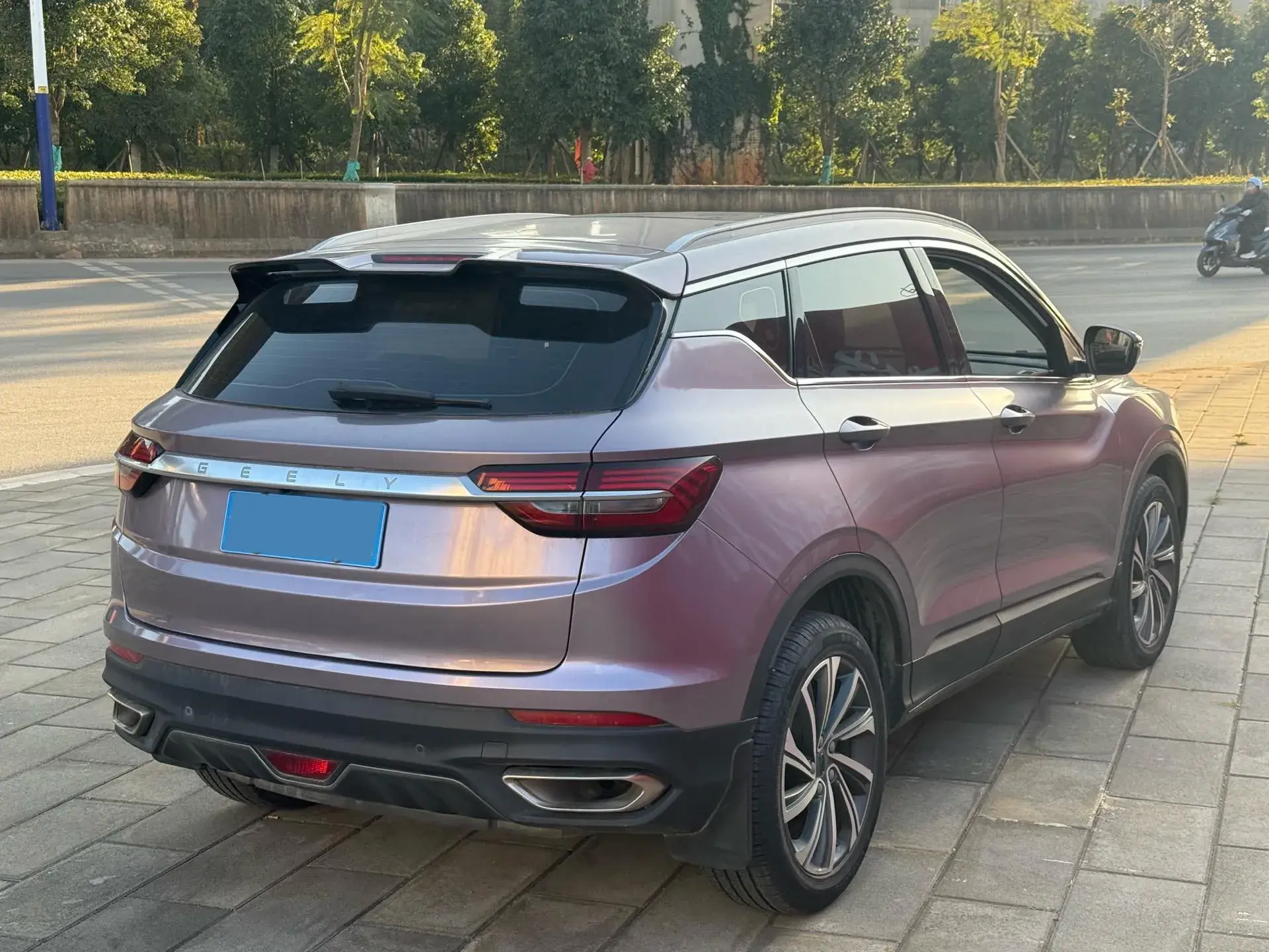 2019 GEELY COOLRAY thumbnail 4