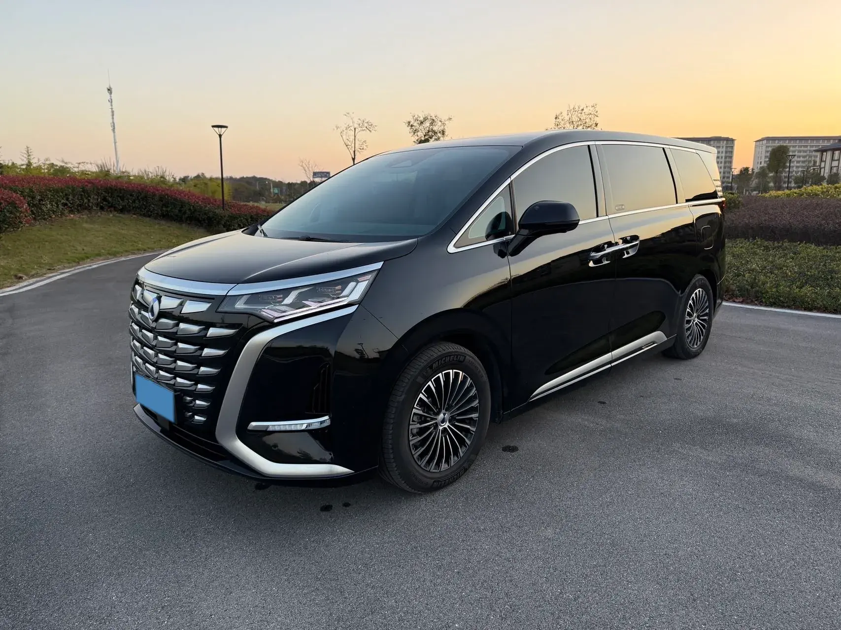 2022 DENZA D9 view 1