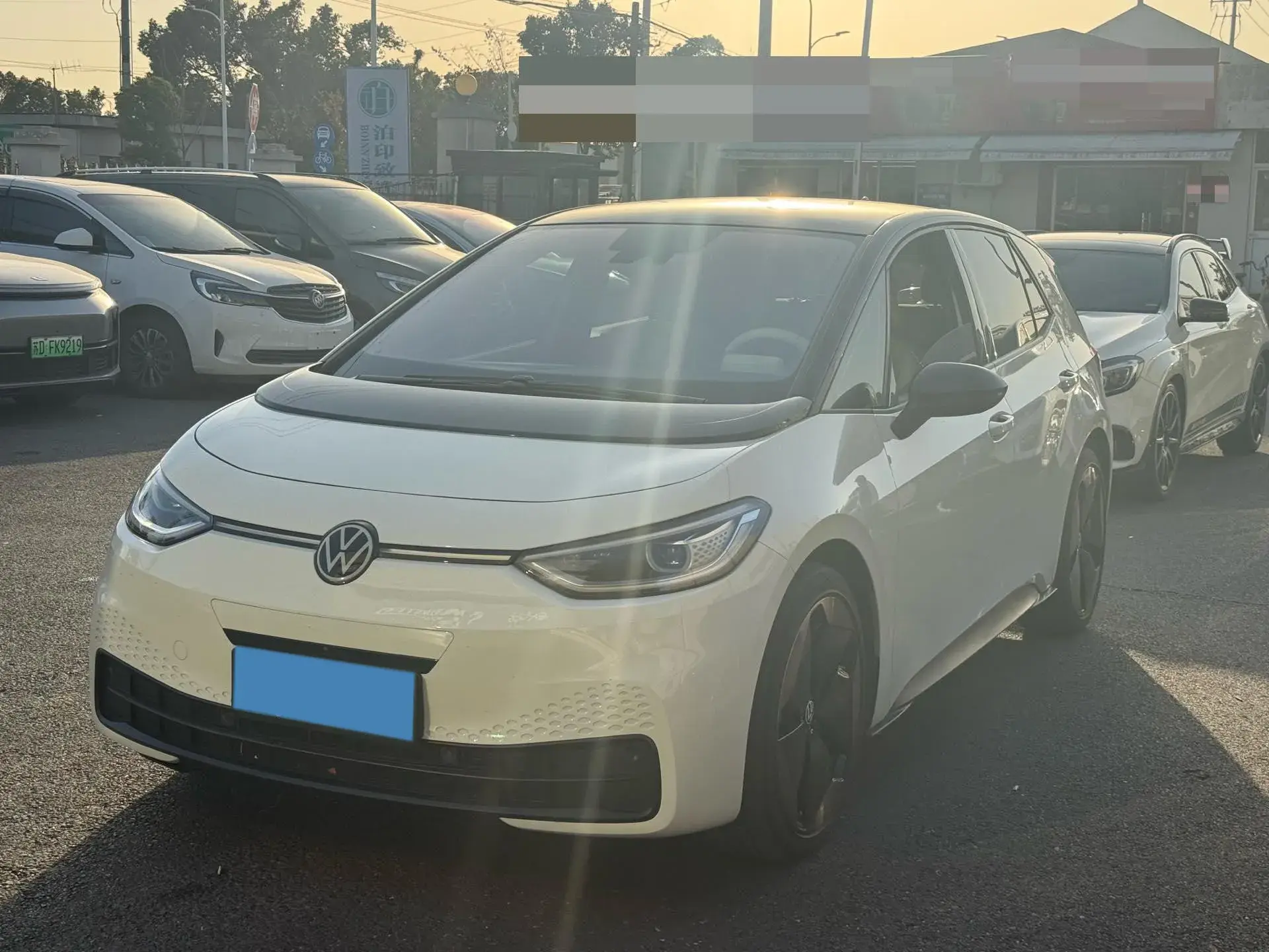 2025 VOLKSWAGEN ID.3 view 1