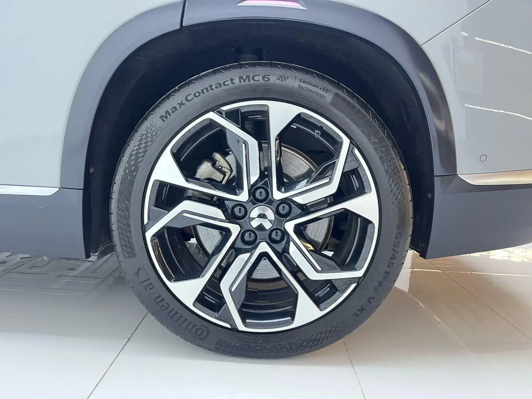 2020 NIO ES8 thumbnail 2