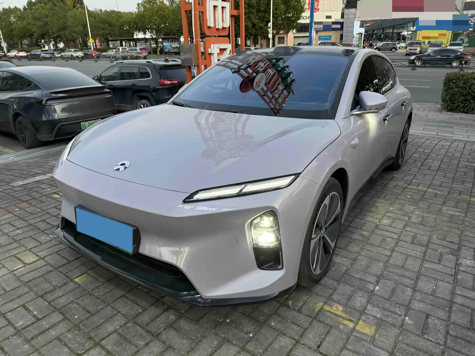 2025 NIO ET5 view 1