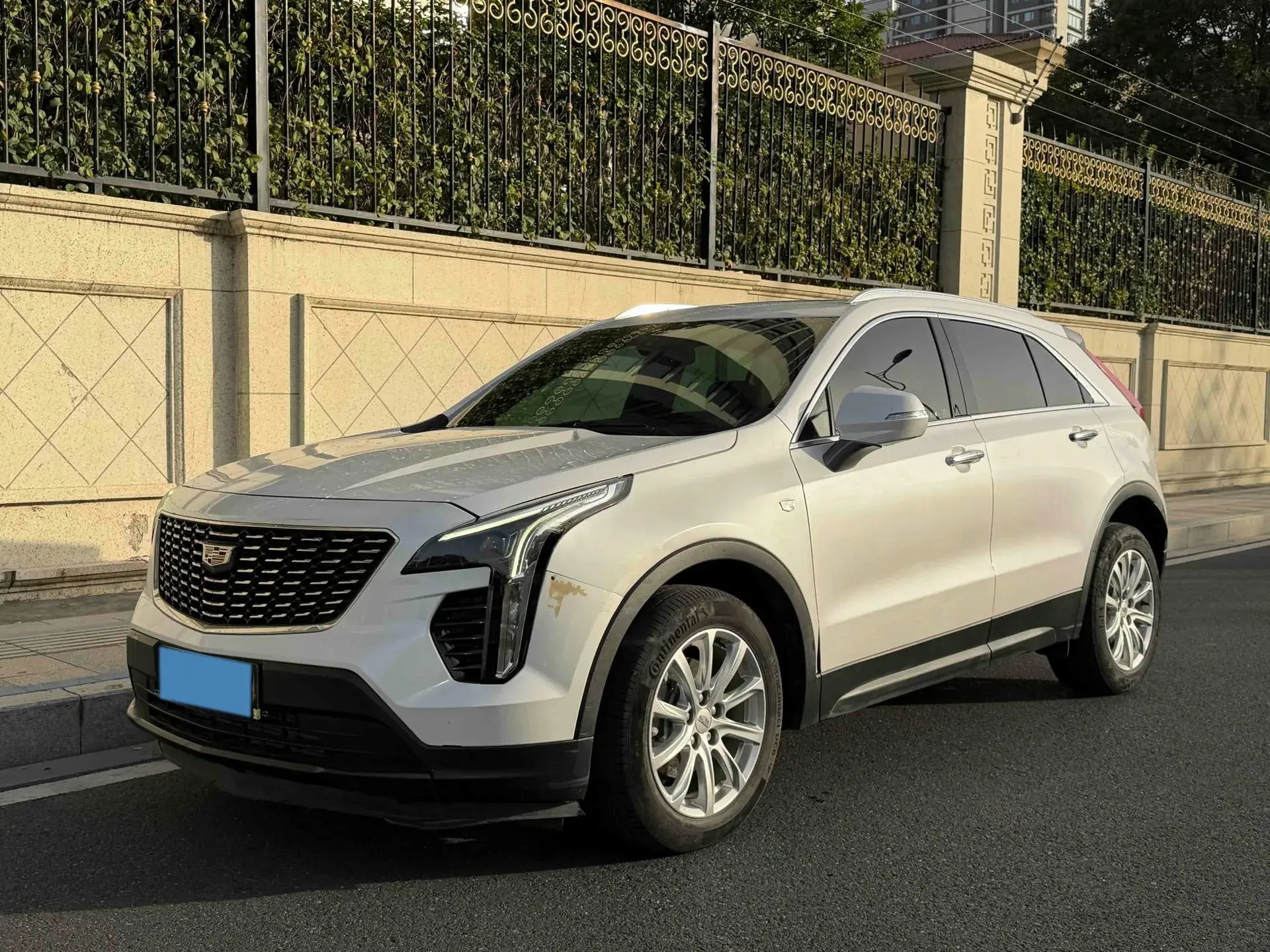 2022 CADILLAC XT4 view 1