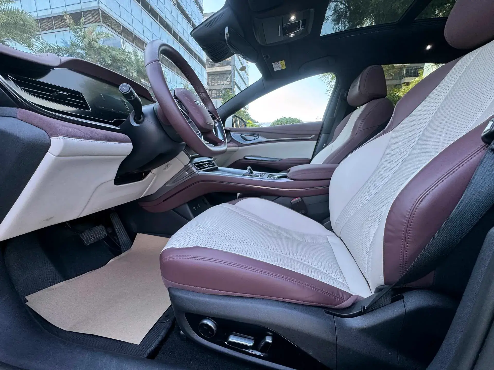 2024 BYD SEAL thumbnail 3