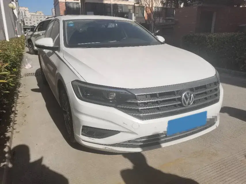 2019 VOLKSWAGEN SAGITAR thumbnail 2