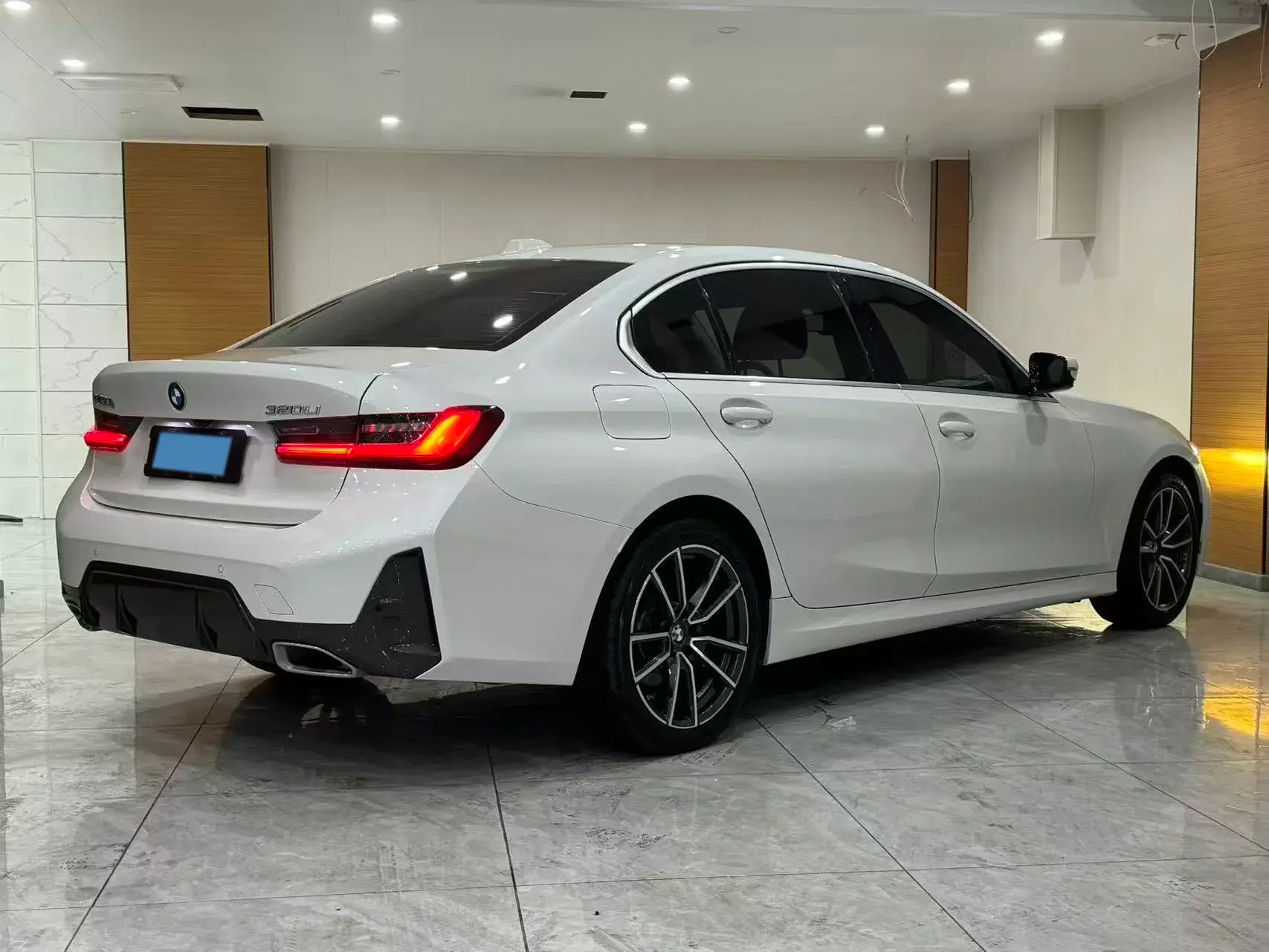 2023 BMW 3 thumbnail 4