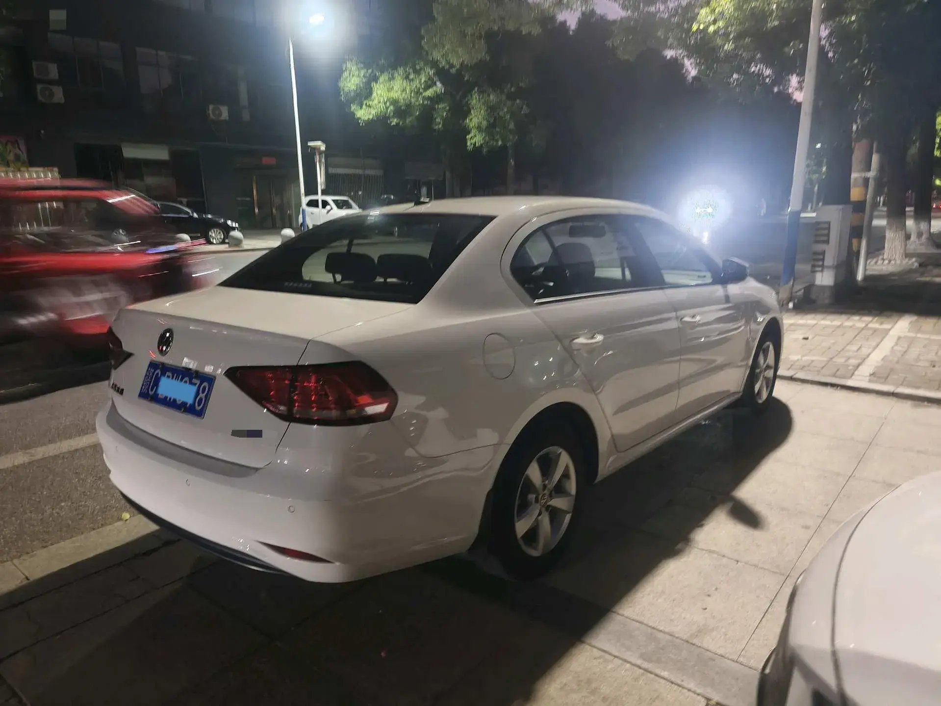 2019 VOLKSWAGEN LAVIDA thumbnail 4