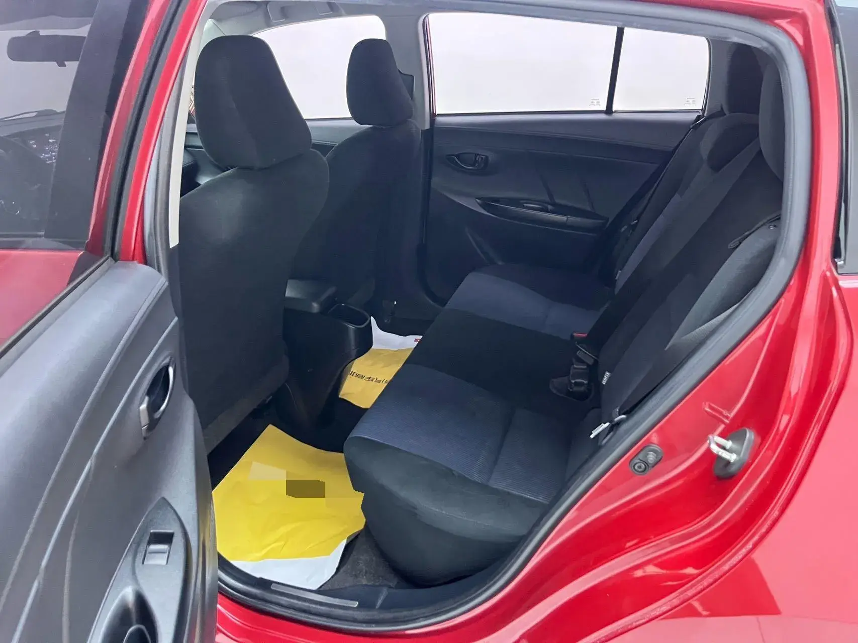 2019 TOYOTA YARIS thumbnail 4