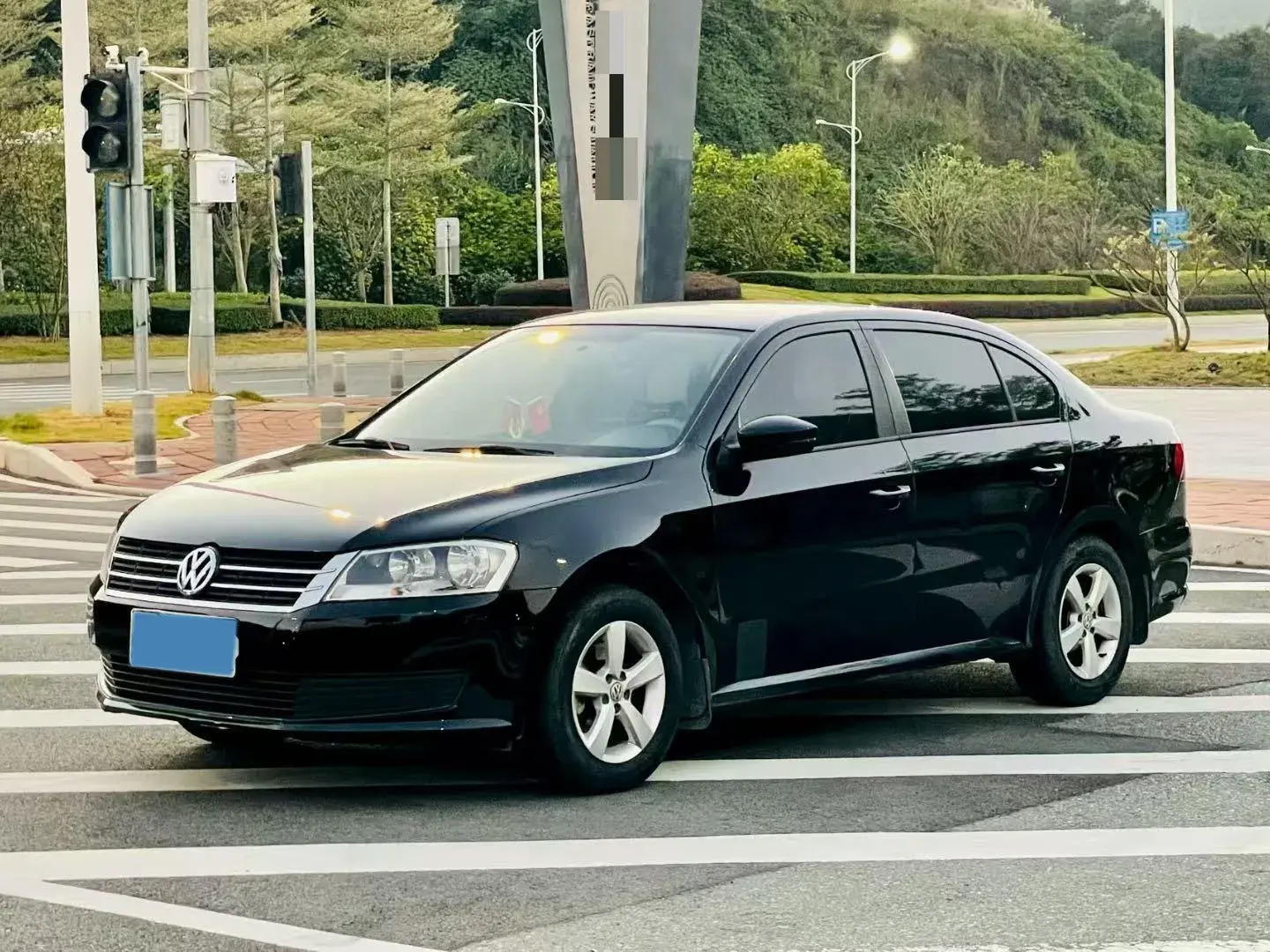 2013 VOLKSWAGEN LAVIDA view 1